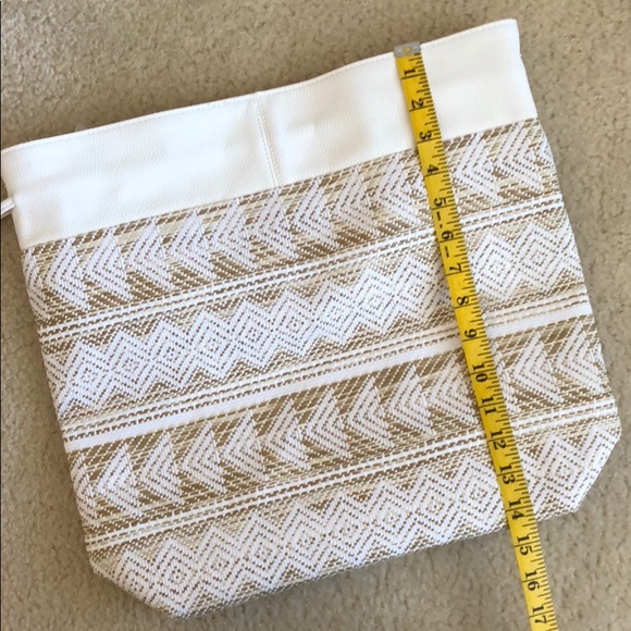 Estee Lauder Destinations Beach Tote ☀️ - Picture 6 of 6